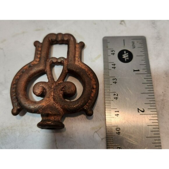 Vintage Cast Iron Coat Hooks And Lamp Finials 4 Pieces Unique Hooks 8" - Picture 12 of 16
